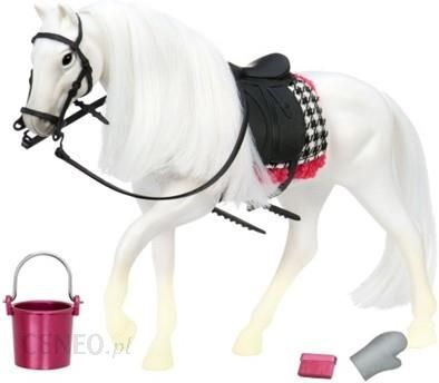 i-lori-kon-white-camarillo-horse-z-akcesoriami